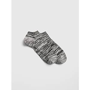 Gap.com: Men's Ragg Ankle Socks $1.64, Long Sleeve Classic Tee $4.39, Vintage Wash V-Neck $7.14 + FS on $50+